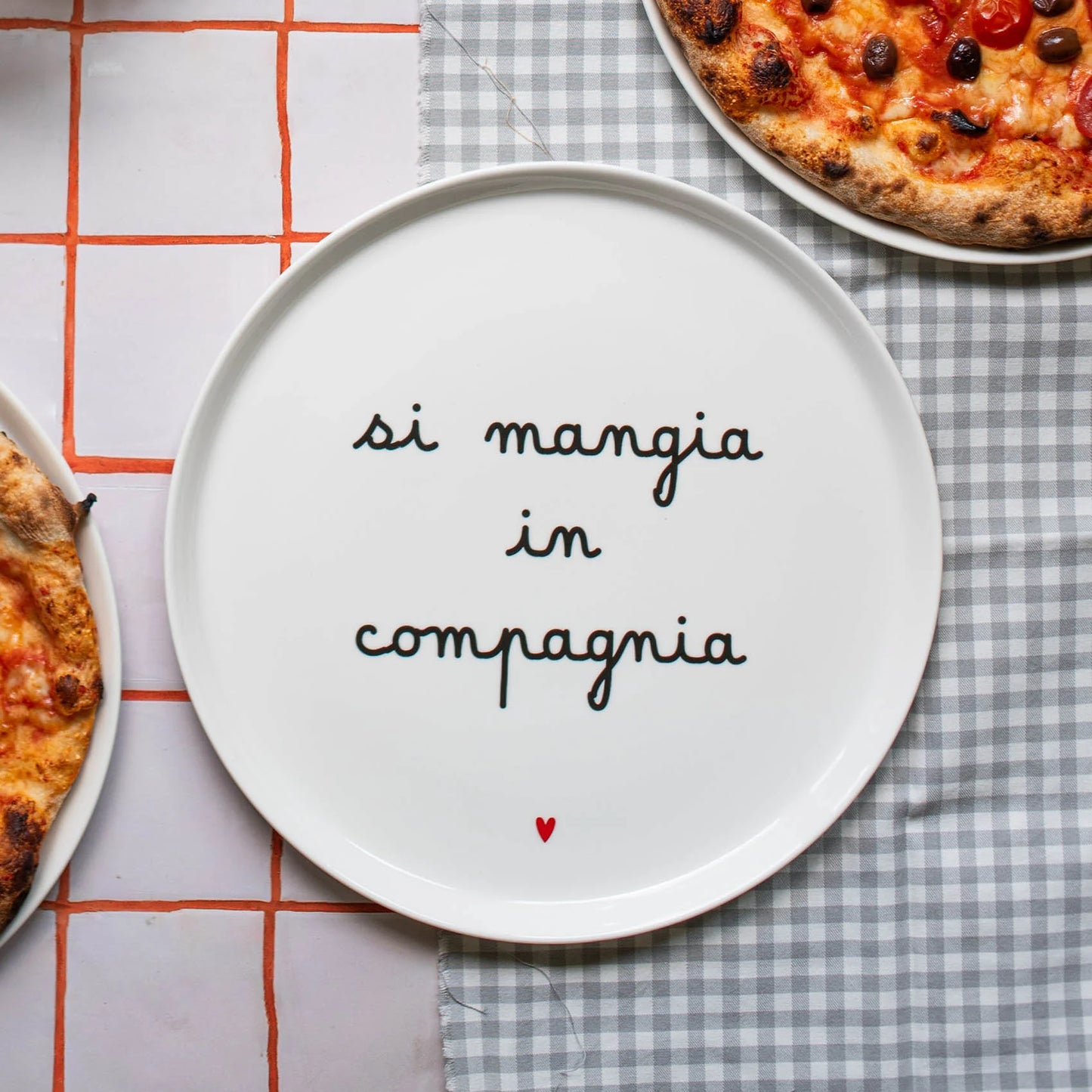 Piatto Pizza Si Mangia In Compagnia